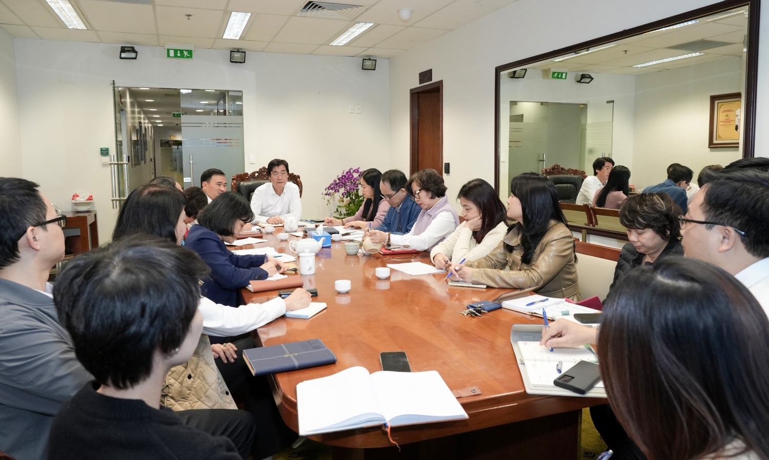 Chi bộ Cơ quan Công đoàn Tập đoàn tổ chức sinh hoạt chi bộ với chủ đề: “Đoàn kết - Dân chủ - Kỷ cương - Đột phá - Phát triển”.